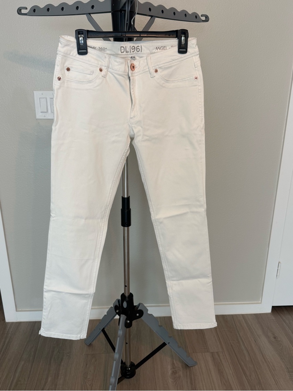 DL1961 Angel Women White Slim Jeans